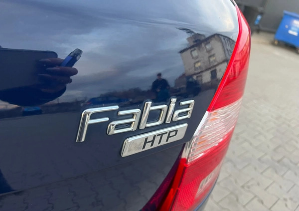 Skoda Fabia cena 16999 przebieg: 129900, rok produkcji 2010 z Wałbrzych małe 562
